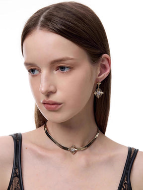 MUKTANK×SUN HUNTER Iris Petal Earrings