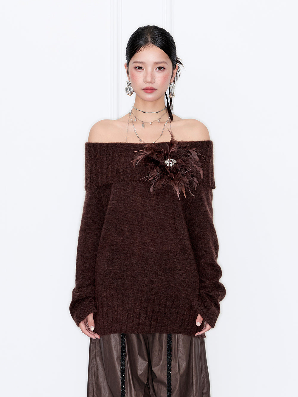 MUKZIN“Capsule Collection”Off-the-shoulder Feather Decor Loose Sweater