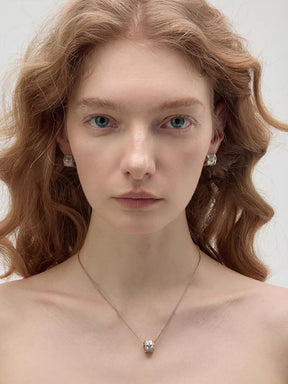 MUKTANK×SUN HUNTER Mother-of-Pearl Iris Half Hoop Earrings
