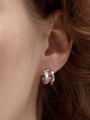 MUKTANK×SUN HUNTER Mother-of-Pearl Iris Double Hoop Earrings