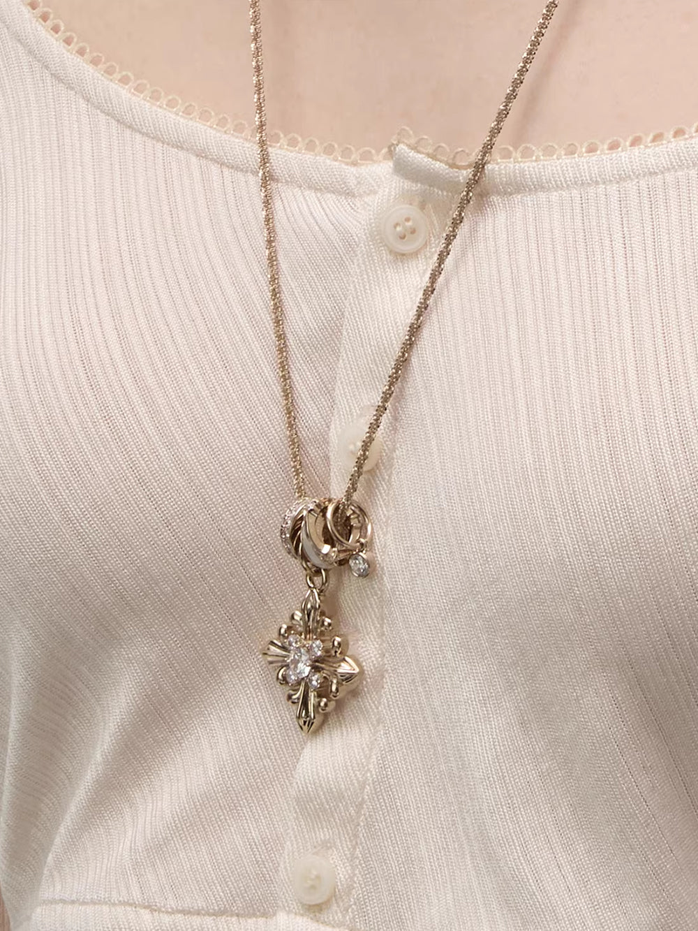 MUKTANK×SUN HUNTER Mother-of-Pearl Lulutong Iris Necklace