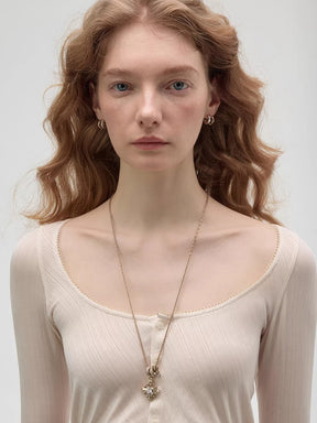 MUKTANK×SUN HUNTER Mother-of-Pearl Lulutong Iris Necklace