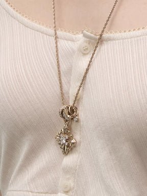MUKTANK×SUN HUNTER Mother-of-Pearl Lulutong Iris Necklace