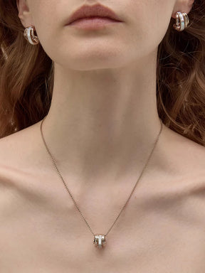 MUKTANK×SUN HUNTER Mother-of-Pearl Iris Lulu Tong Necklace