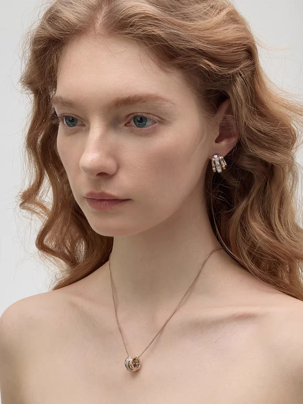 MUKTANK×SUN HUNTER Mother-of-Pearl Iris Lulu Tong Necklace