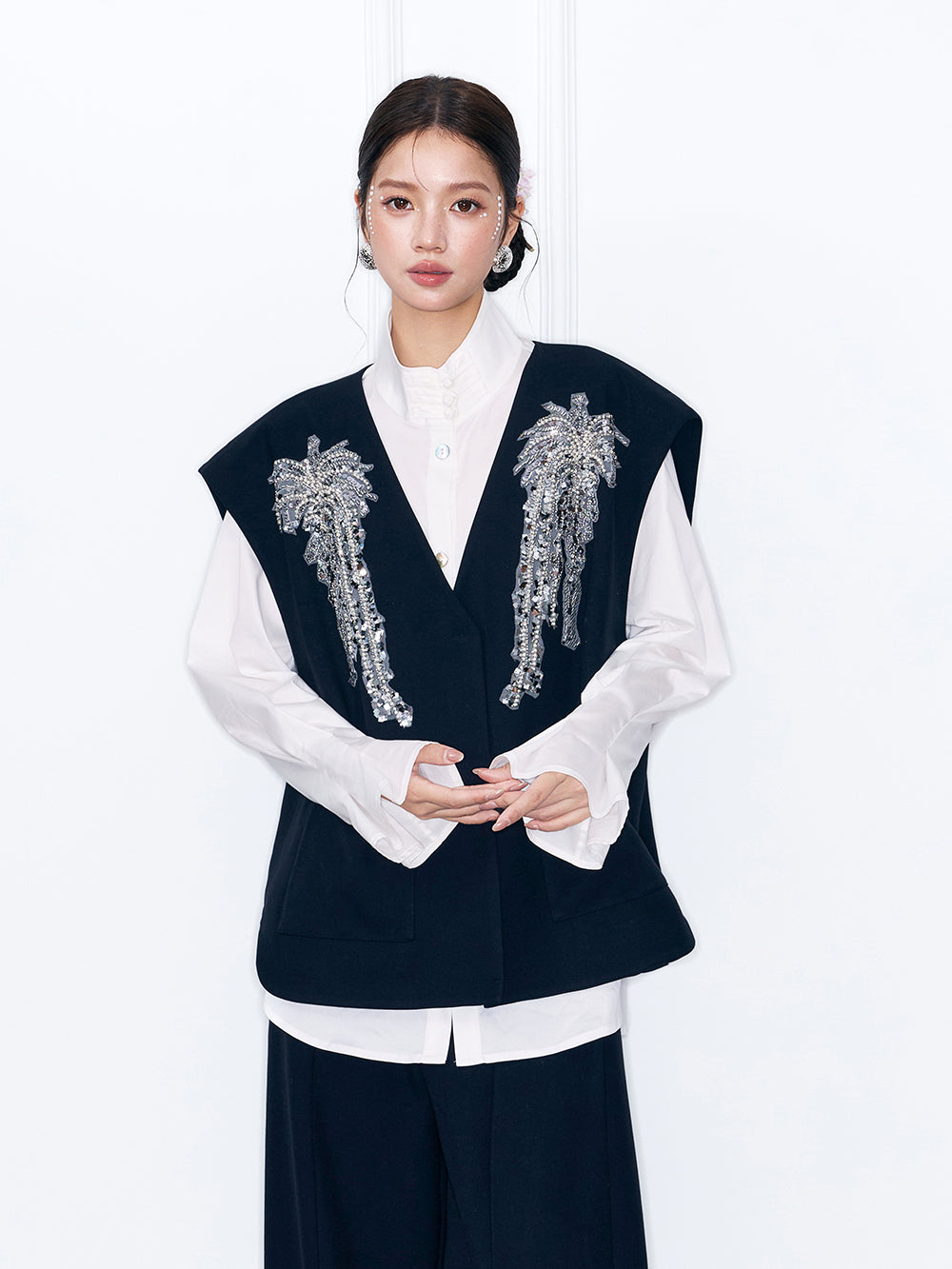 MUKZIN“Capsule Collection”Black Beaded Tassel Sleeveless Vest