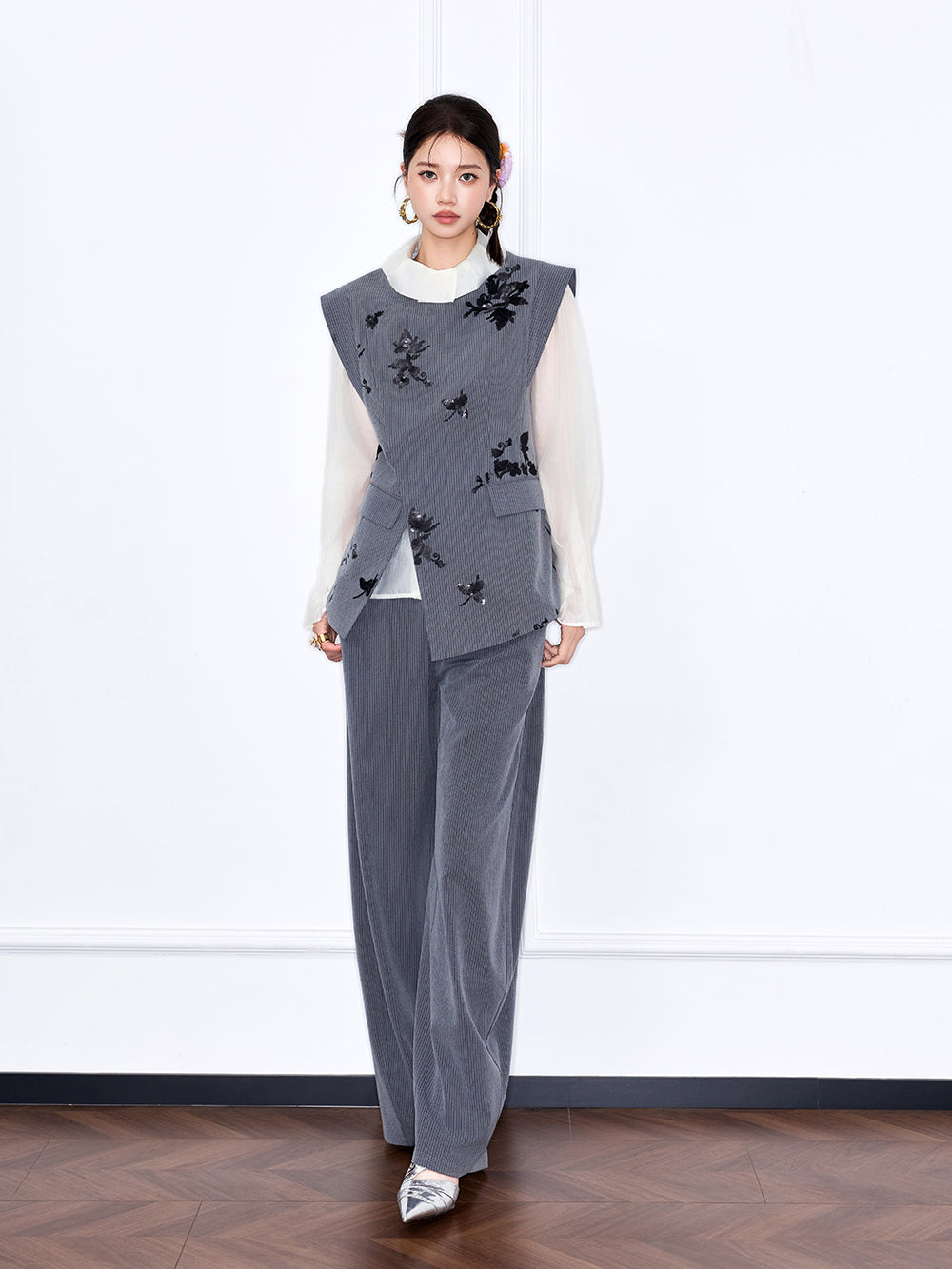 MUKZIN“Capsule Collection”Grey Corduroy Floral Embroidered Wide Leg Trousers