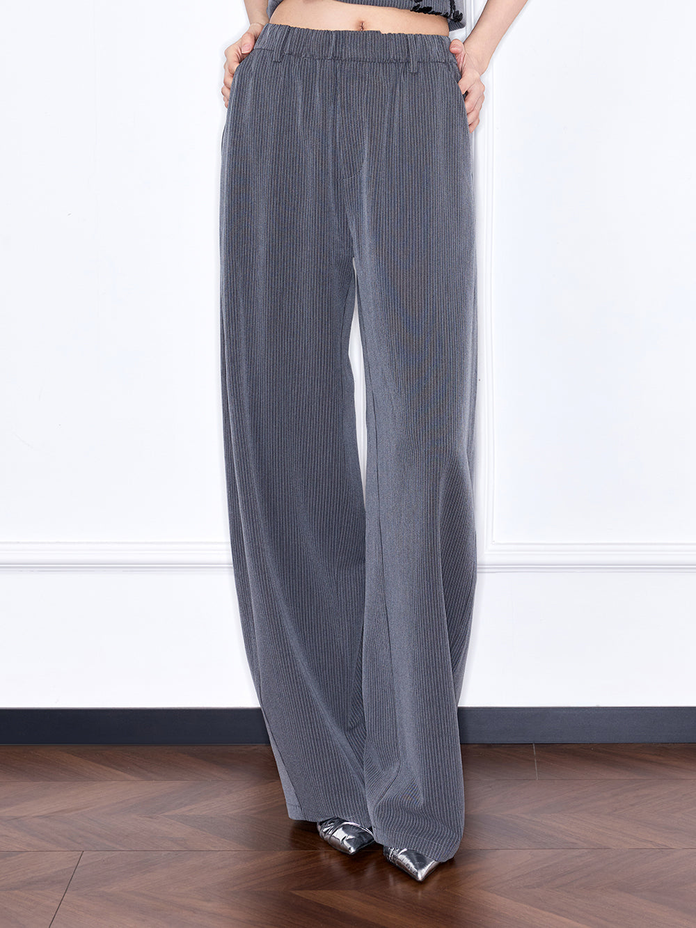 MUKZIN“Capsule Collection”Grey Corduroy Floral Embroidered Wide Leg Trousers