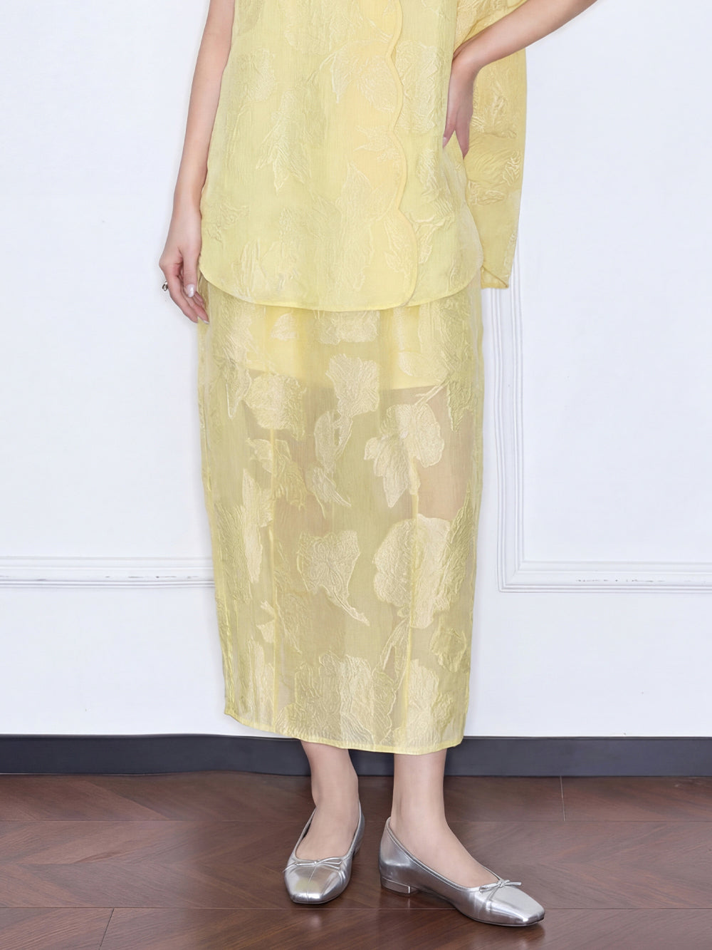 MUKZIN "Capsule Collection" New Chinese Style Hand-Embroidered Top & Mulberry Silk Set Midi Skirt