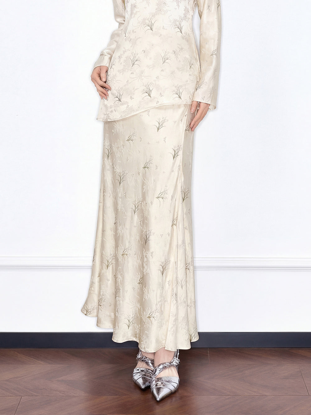 MUKZIN "Capsule Collection" New Chinese Style Slim Fit Embroidered Mulberry Silk Matching Set Top
