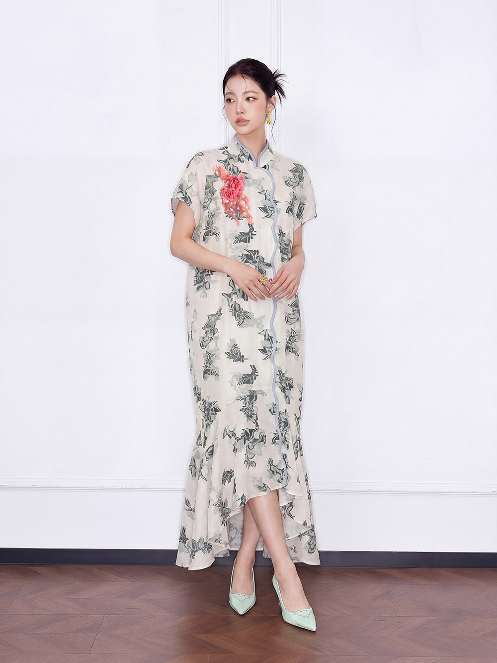 MUKZIN "Capsule Collection" New Chinese Style Mandarin Collar Embroidered Green Ramie Dress