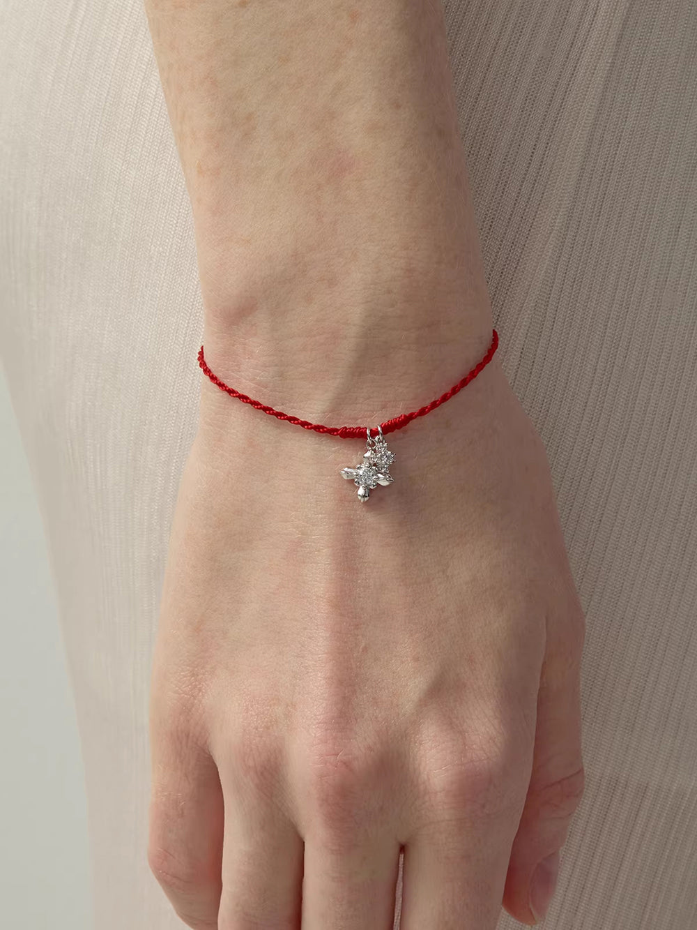 MUKTANK × SUN HUNTER Iris Double Flower Red String Bracelet (Light Titanium Gold)