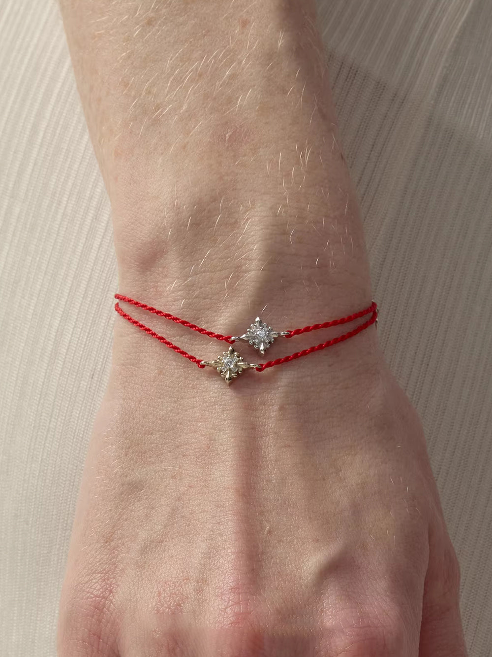 MUKTANK × SUN HUNTER Iris Single Flower Red String Bracelet