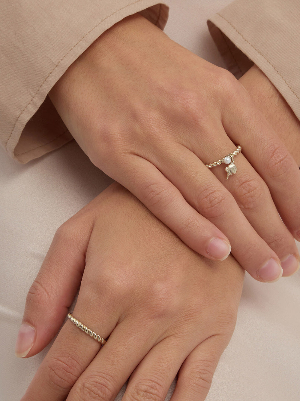MUKTANK x SUN HUNTER Minimal Twist‑Pattern Ring