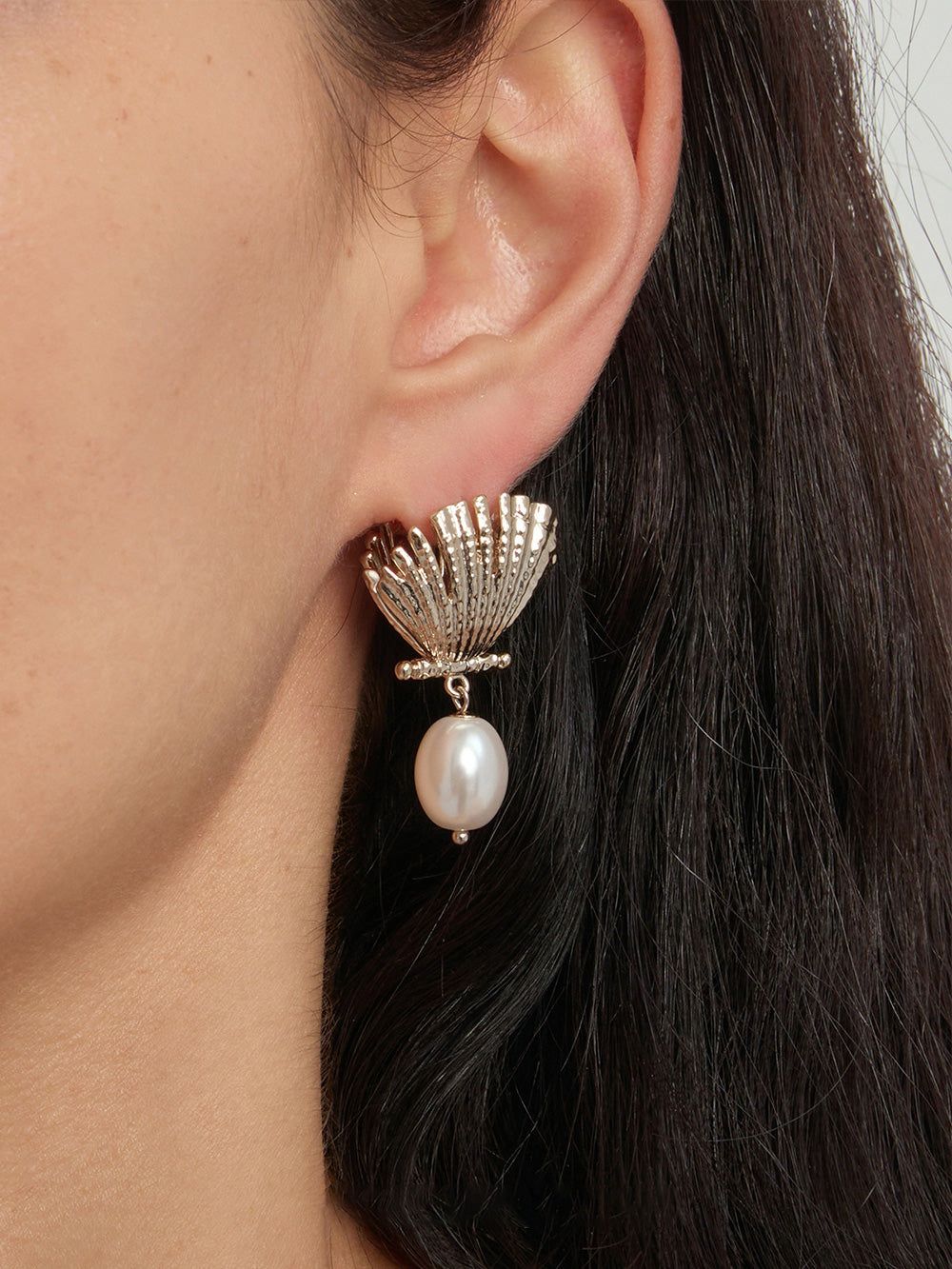 MUKTANK x SUN HUNTER Ocean Shell Ear Cuff