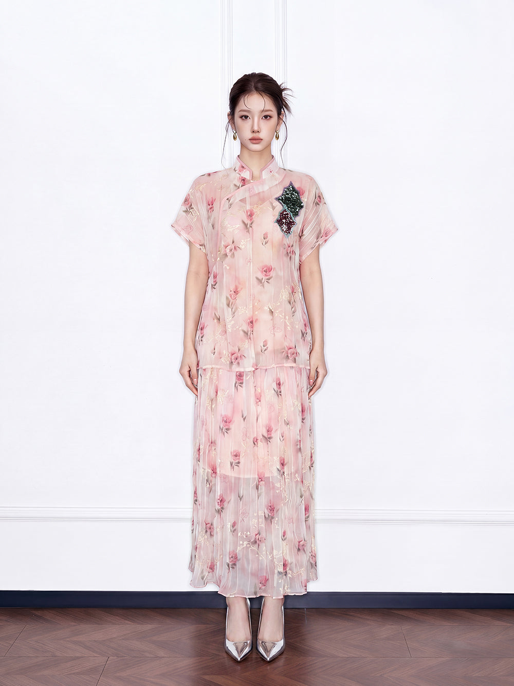 MUKZIN×Capsule Collection New Chinese-Style Linen Top with ICH Hami Hand Embroidery & Floral Print
