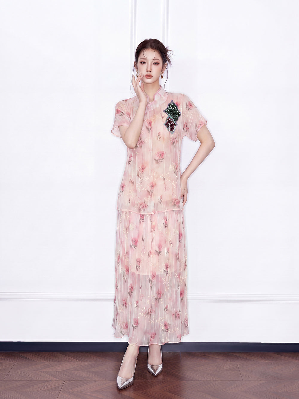 MUKZIN×Capsule Collection New Chinese-Style Linen Top with ICH Hami Hand Embroidery & Floral Print