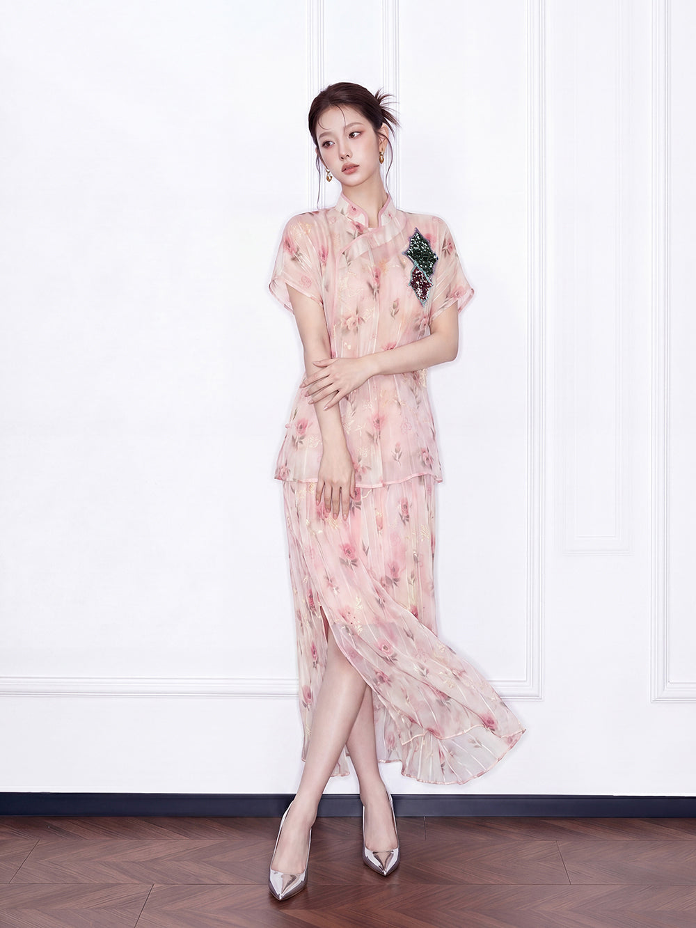 MUKZIN×Capsule Collection New Chinese-Style Linen Top with ICH Hami Hand Embroidery & Floral Print
