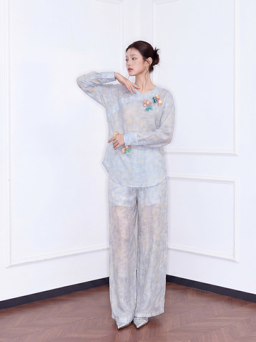 MUKZIN×Capsule Collection New Chinese-Style Asymmetric Linen Shirt Set with Hand-Embroidered Tie-Dye