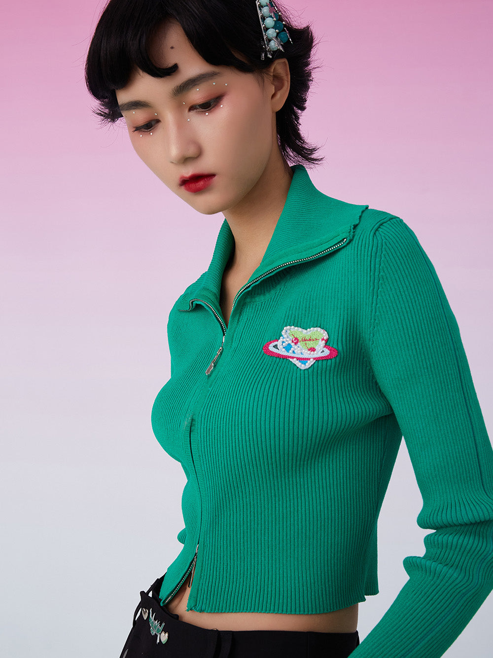 MUKZIN Knit Slim Beads Patched Green Shirt