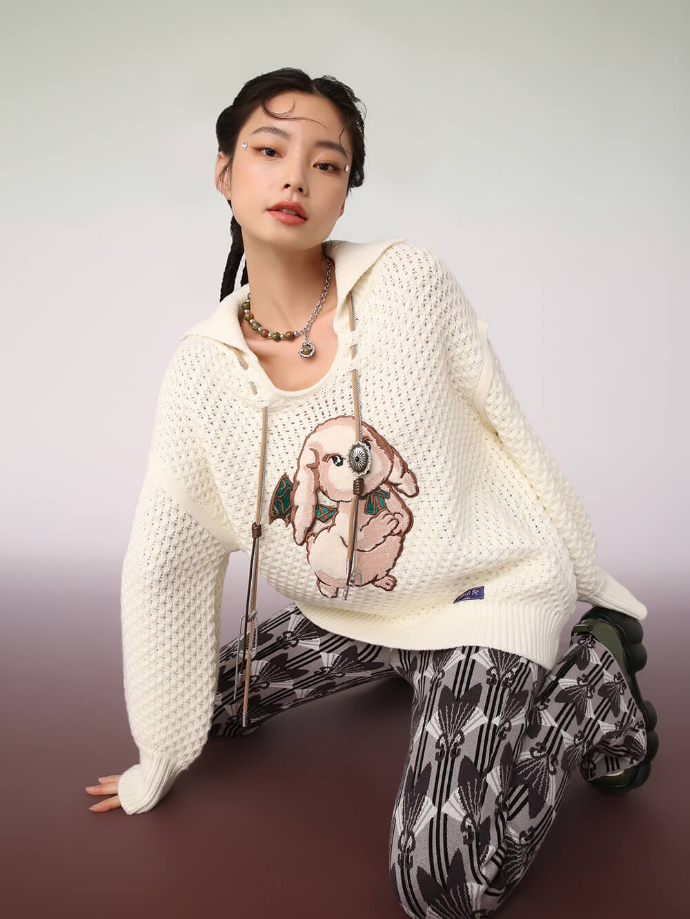 MUKZIN White Loose Sweatshirt