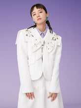 MUKZIN White Short Slim Suit Jacket with Flower buckle