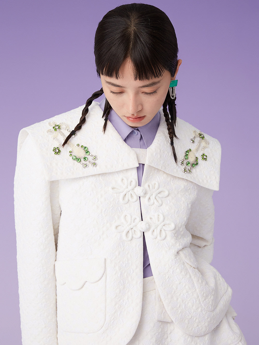 mukzin ショートジャケット MUKZIN White Short Slim Suit Jacket with Flower buckle